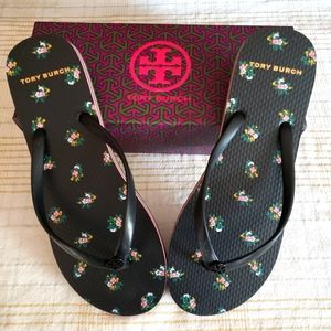 BNWT Tory Burch daybreak ditsy floral flip flops